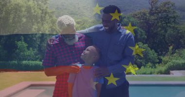 AB bayrağı pazarlamada üç jenerasyonlu aile kurma, başlarını çevirme ve havuz başında gülümseme konusunda zayıflıyor. Aile, açık hava, eğlence, modern toplum, birlik, eğlence.