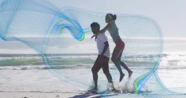 Kadın olarak sörfte denge kuran çift, dijital dalgalar teknolojiyle çevrelerinde dolaşıyor. Romantik, macera, bağlantı, dinginlik, rahatlık, canlılık, birlik