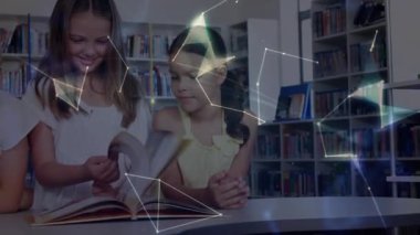 Eğitimde kitap sayfasına odaklanan üç kız, dönen dünyayı oluşturan ağ çizgileri oluşturuyorlar. Öğrenme, işbirliği, yenilik, teknoloji, eğitim, keşif, hayal gücü