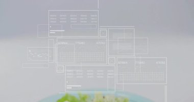 Cam salata kasesi gibi yüzen arayüz panelleri verileri analiz ederken bileşenleri açığa çıkarıyor. Teknoloji, yenilik, veri görselleştirme, dijital arayüz, fütürist, analitik, sağlık