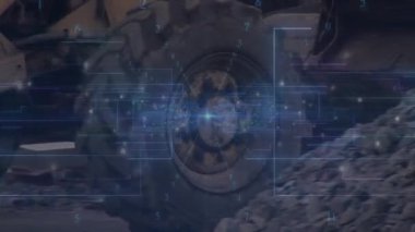 Dijital kaplama off-road tekerleğinde beliriyor, yol tutuş testi için çakıllara tırmanırken izleri tarıyor. Sanayi, makine, teknoloji, mühendislik, engebeli, mekanik, yenilik