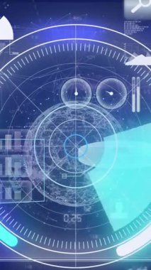 Radar, grafik, ışık, veri ve sosyal medya kullanıcı fotoğraflarıyla dijital ekranın animasyonu. Ağ, sosyal medya, dijital arayüz ve teknoloji konsepti dijital olarak oluşturulmuş video.