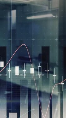 Ofis üzerinde istatistik ve finansal veri işleme animasyonu. küresel finansman, iş dünyası, dijital arayüz ve teknoloji konsepti dijital olarak oluşturulmuş video.