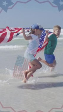 Kotilyon ve Amerikan bayrağının animasyonu sahilde koşan beyaz kız ve oğlan için. Başkanlık Günü, bağımsızlık günü ve dijital olarak üretilen Amerikan vatanseverliği konsepti.