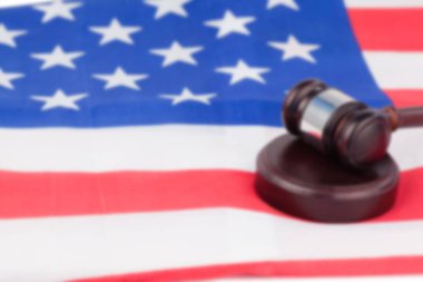 Çizgili Amerikan bayrağında tokmağın yakın çekimi