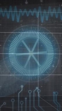 Devre kartından finansal veri işleme animasyonu. Küresel hesaplama, dijital arayüz ve veri işleme kavramı dijital olarak oluşturulmuş video.