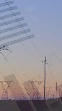 Dağlardaki rüzgar türbinleri üzerinde Amerikan bayrağının animasyonu. Modern mimari ve mühendislik kavramı.