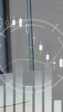 Kafkasyalı iş kadınının akıllı telefondan konuşması üzerine yapılan tarama ve diyagramların animasyonu. Küresel iş ve dijital arayüz kavramı dijital olarak oluşturulmuş video.