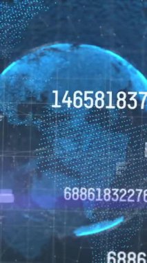 Veri işleme videosu ve karanlık arkaplan üzerinde küre. dijital arayüzler konsept ve bağlantılar konsepti dijital olarak oluşturulmuş video.