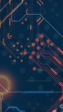 Anakart ağı üzerinden ışıldayan veri transferinin animasyonu. Bağlantı, veri, güvenlik, işleme, dijital arayüz ve küresel iletişim, dijital olarak oluşturulmuş video.