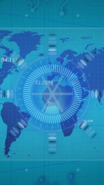 Mavi arkaplandaki dünya haritasında değişen sayılarla birlikte kapsam taramasının animasyonu. dijital arayüz, bağlantı ve iletişim konsepti dijital olarak oluşturulmuş video.