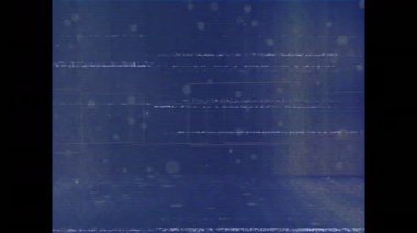 Mavi panel hareket eden tarama çizgilerini başlatıyor. Renk bantları bozulma için şekil değiştiriyor. Soyut, teknolojik, geleceksel, arıza, dijital, siber punk, dinamik