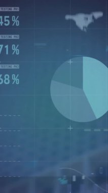 Şehirdeki finansal veri işleme animasyonu. Küresel finans, iş, bağlantılar, hesaplama ve veri işleme kavramı dijital olarak oluşturulmuş video.