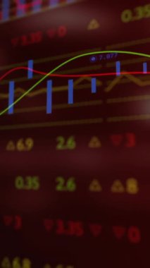 İstatistik ve finansal veri işleme animasyonu. Küresel iş, bilgisayar, veri işleme ve bağlantılar konsepti dijital olarak oluşturulmuş video.