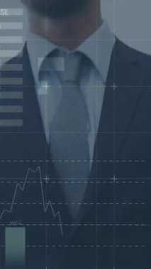 Beyaz iş adamının yürümesi üzerine finansal verilerin ve grafiklerin animasyonu. küresel iş, finans, ekonomi ve teknoloji konsepti dijital olarak oluşturulmuş video.