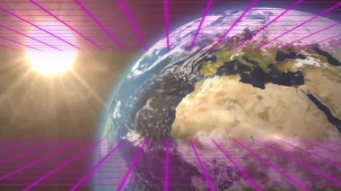 Kamera görüntüsü morumsu ızgaranın yukarı doğru eğilmesine ve Dünya 'nın dönüşünün Amerika' nın kuzey kıyılarını ortaya çıkarmasına neden oluyor. Fütürist, kozmik, soyut, dijital, canlı, teknolojik, bilim