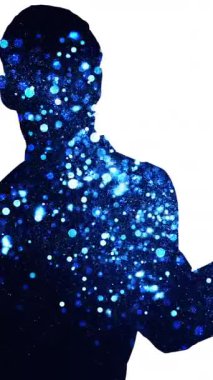 Beyaz arka planda ışık izleri olan iş adamının siluetinin animasyonu. Küresel iş, finans ve veri işleme kavramı dijital olarak oluşturulmuş video.