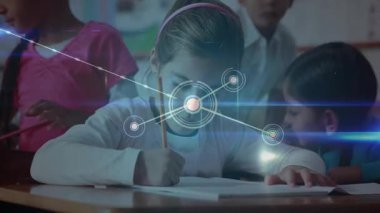 Sınıfta yazan kız öğrenim için genişletilmiş dijital eğitim ağını başlatıyor. Eğitim, işbirliği, yenilik, teknoloji, çocukluk, yaratıcılık, bağlantı