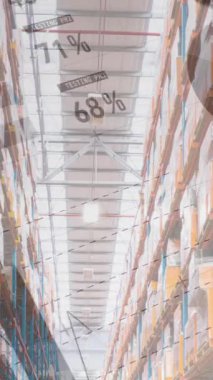 Boş bir depoda veri işleme animasyonu. küresel sevkiyat, dağıtım ve bağlantılar konsepti dijital olarak oluşturulmuş video.