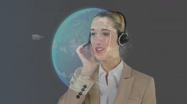 Kulaklığı ayarlayan ve arayana animasyon dünyası ve veri akışlarıyla yardım eden bir destek ajanı. Teknoloji, iletişim, dijital, yenilik, profesyonellik, müşteri hizmetleri, fütüristik