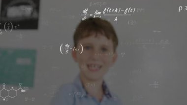 Çocuk onay veriyor yüzen matematik ve kimya formüllerini başlatıyor sonra da öğrenmek için kayboluyor. Öğrenci, eğitim, yenilik, bilim, coşku, teknoloji, minimalizm