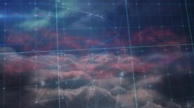 Sürüklenen kırmızı bulutlar ızgarayı başlatıyor ve ağ düğümleri titreşerek ağı yeniden şekillendiriyor verileri görselleştiriyor. Gelecek, teknoloji, soyut, dijital, siber, neon, kavramsal