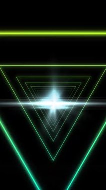 Siyah zemin üzerinde qr kodu üzerinde üçgenlerin animasyonu. Küresel sosyal medya ve dijital arayüz kavramı dijital olarak oluşturulmuş video.