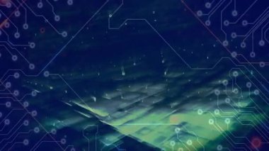 Dijital ızgara kenarlarını takip eden devre çizgilerinde, veri akışını gösteren yeşil röflelerde. Fütürist, teknoloji, ağ, siber alan, dijital, soyut, yenilik