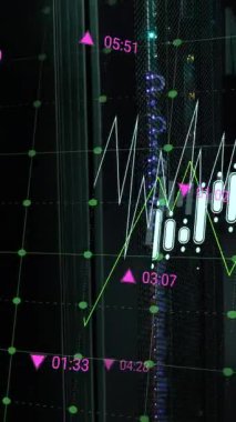 Bilgisayar sunucu odasındaki şebeke üzerinden veri işleme animasyonu. Bilgisayar arayüzü ve iş veri depolama teknolojisi kavramı