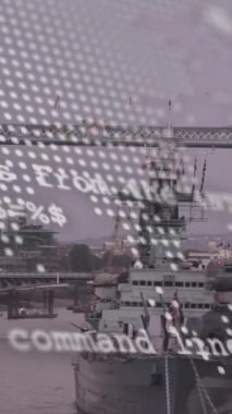 Londra şehrinde finansal veri işleme animasyonu. Küresel iş, finans, hesaplama ve veri işleme kavramı dijital olarak oluşturulmuş video.