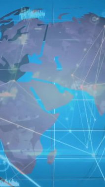 Grafik simgeleriyle bağlı noktaların ve mavi arkaplan üzerinde dönen kürenin animasyonu. Dijital olarak üretilen, hologram, illüstrasyon, iletişim, rapor, iş ve küreselleşme kavramı.