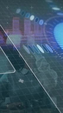 Dünya haritasında finansal veri işleme animasyonu. Küresel işletme finansmanı ve dijital arayüz kavramı dijital olarak oluşturulmuş video.