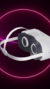 Siyah arkaplanda hareket eden parlak neon şekiller üzerindeki vr kulaklığın animasyonu. Dijital olarak oluşturulmuş küresel sanal gerçeklik, veri işleme, hesaplama ve dijital arayüz kavramı.