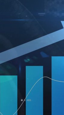 Yukarı doğru ok ve veri göstergeleriyle yükselen çubuk çizelgesi. Büyüme, ilerleme, istatistik, finans, iş, başarı