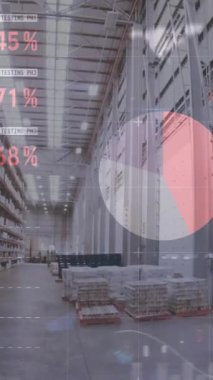 Boş bir depoda veri işleme animasyonu. küresel sevkiyat, dağıtım ve bağlantılar konsepti dijital olarak oluşturulmuş video.