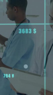 Çeşitli doktorlar üzerinde finansal veri işleme animasyonu. Küresel tıp, bağlantılar, hesaplama ve veri işleme kavramı dijital olarak oluşturulmuş video.