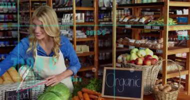 Organik ürünler, şeffaf grafikler yükselirken, somunu inceleyip gülümserken satıcı dürten somunlar üretir. Esnaf, pazar, doğal, sürdürülebilir, sağlıklı, taze, kırsal