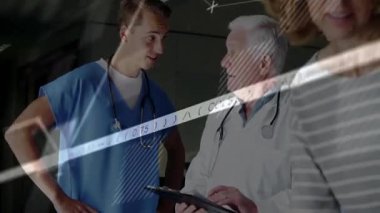 Tıbbi ekip, anne rehberliği yapan çocuğun cihaz kullanması üzerine yorum alışverişi yaparak animasyon yayınlarını başlatıyor. Sağlık, işbirliği, teknoloji, hasta bakımı, profesyonellik, teşhis, takım çalışması