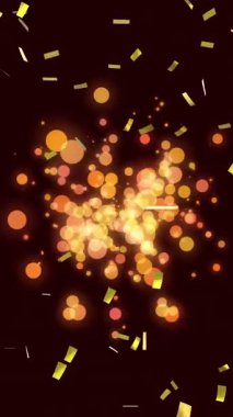 Arka planda parlayan ışıkların üzerine düşen altın konfetilerinin animasyonu. kutlama, eğlence ve eğlence konsepti dijital olarak oluşturulmuş video.