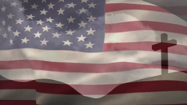 Bayraklı çerçeve, kenarda beliren haç, hafifçe dalgalanan çizgiler, vatanseverlik sembolü. Vatanseverlik, sembolizm, bağlılık, miras, gelenek, hürmet, ciddiyet