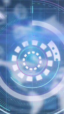 Yuvarlak tarayıcı ve mavi arkaplandaki veri işlemesine karşı ışık noktası. bilgisayar arayüzü ve teknoloji kavramı