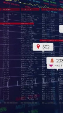 Finansal veri işleme ve sosyal medya simgelerinin animasyonu. Küresel iş, finans, bilgisayar ve dijital arayüz kavramı dijital olarak oluşturulmuş video.