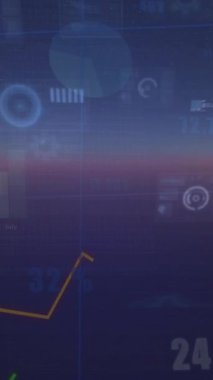 Karanlık arka planda finansal veri işleme animasyonu. Küresel finans, iş, bağlantılar, hesaplama ve veri işleme kavramı dijital olarak oluşturulmuş video.