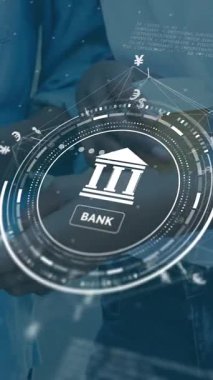 Akıllı telefon kullanan beyaz bir adam üzerinde banka işareti, ağ ve veri işleme animasyonu. Küresel finans, iş, bağlantılar, hesaplama ve veri işleme kavramı dijital olarak oluşturulmuş video.