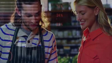Market müşterisi domatesi sepet olarak seçiyor, veri tabloları denetleniyor. Pazar, taze ürün, perakende, çiftlikten sofraya, beslenme, sağlıklı yaşam tarzı, organik