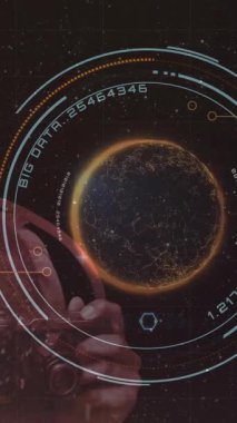 Simgeler ve veri işleme ile dijital arayüzün animasyonu. Dijital olarak oluşturulan küresel bilgisayar ağı teknolojisi kavramı.