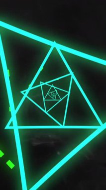 Siyah arkaplanda hareket eden neon üçgenlerden oluşan tünelin animasyonu. renk, şekiller ve hareket konsepti dijital olarak oluşturulmuş video.