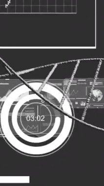 Karanlık arka planda DNA ipliği ve veri işleme animasyonu. Küresel bilim, araştırma, bağlantılar, hesaplama ve veri işleme kavramı dijital olarak oluşturulmuş video.