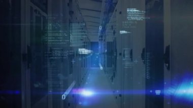 Mercek patlaması, veri akışını gösteren sunucu koridorunda somutlaşan kod panellerini harekete geçiriyor. Teknoloji, siber güvenlik, fütürizm, dijital, veri, yenilik, ağ