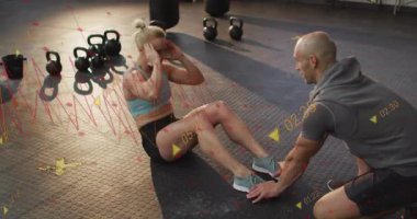 Zamanlayıcı sıfıra vuruyor. Kettlebell 'in yanında ayak tutan spor hocasıyla mekik çekiyor. Kuvvet, spor, spor, spor, spor, kararlılık.